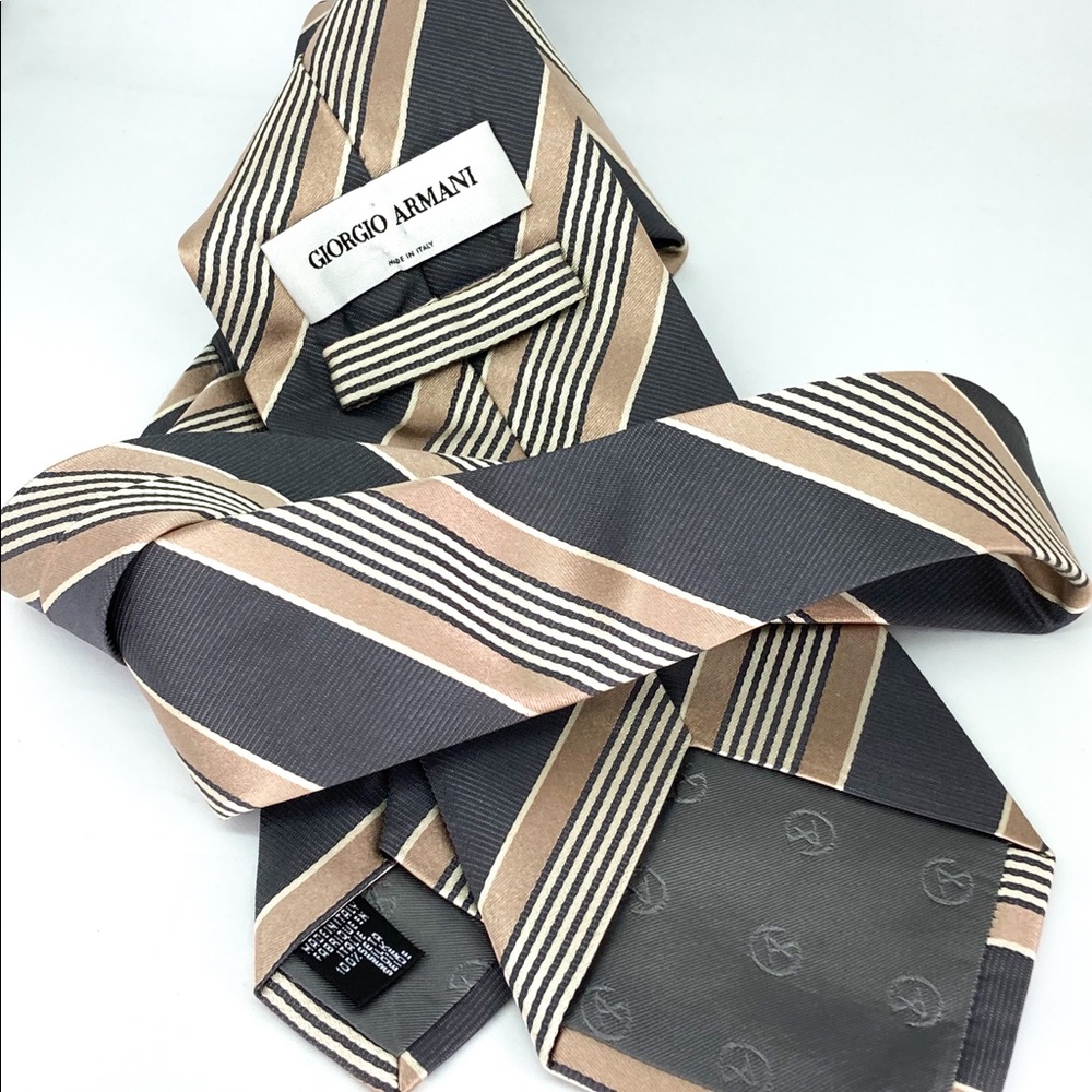 Authentic Giorgio Armani Made n Italy Men's Neck Tie 100%Silk NWoT Slant Stripes